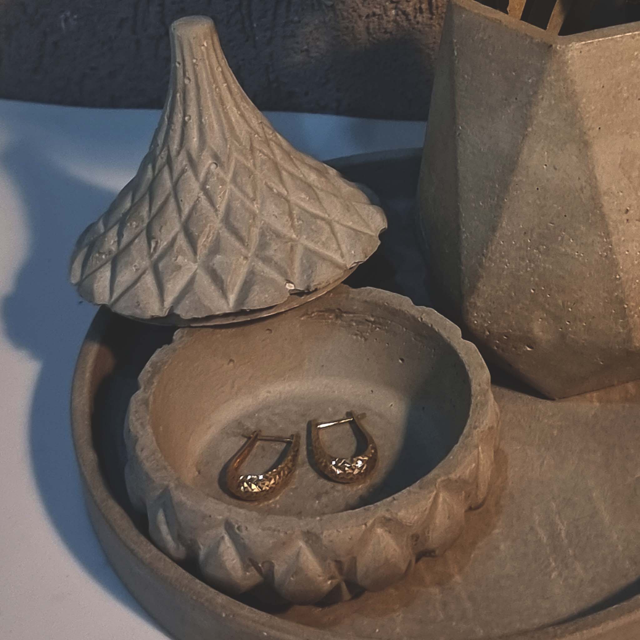 קופסה מעוצבת אנגלינה אפור דרינה פינק פריטים דקורטיביים